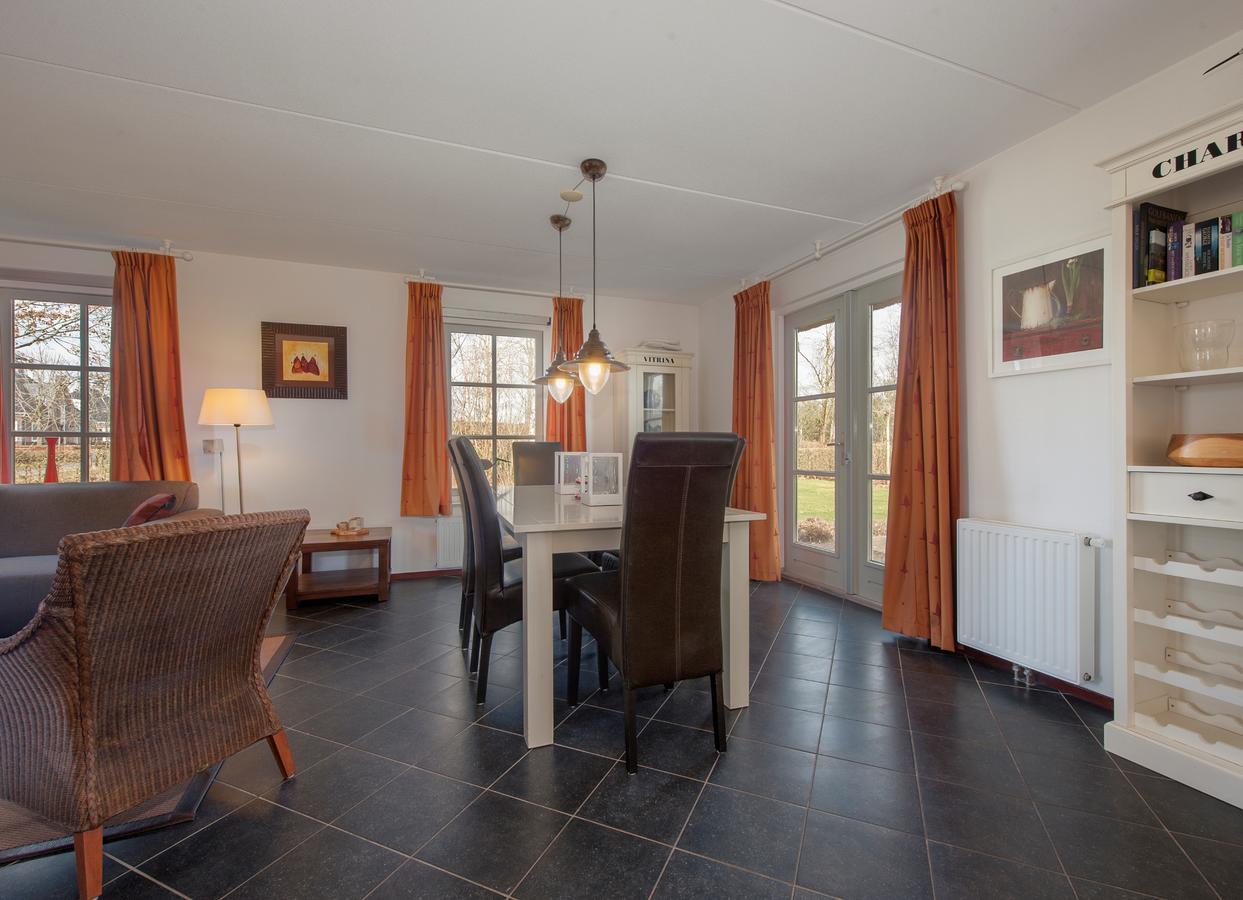 Roompot Buitenplaats De Hildenberg Appelscha Ruang foto